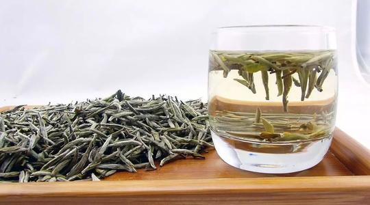 Лучшие китайские чаи: китайский чай«Цзюньшань Иньчжэнь» 君山银针 