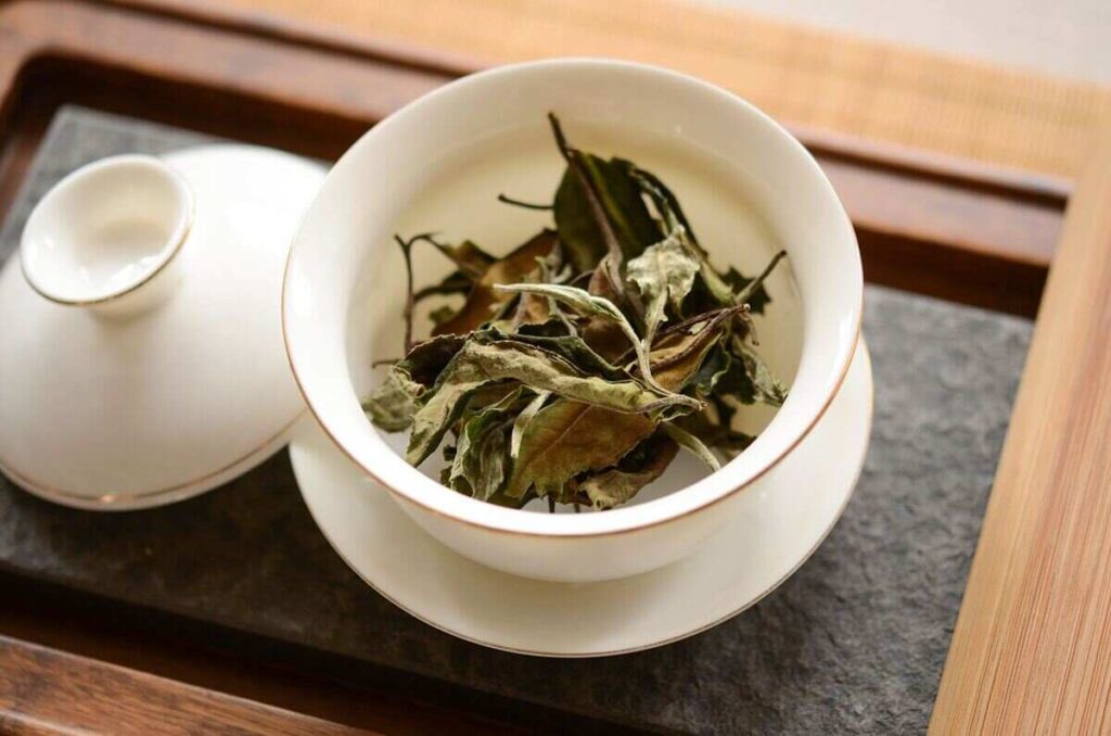 Лучшие китайские чаи: китайский чай «Шен пуэр Белый Дикий» 野生普洱白茶 